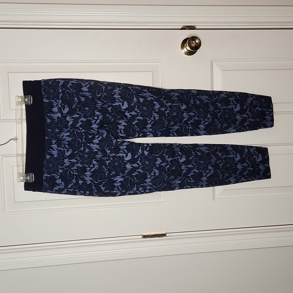 Athleta Trekkie North Jogger in Ethereal Bloom Cottage Blue Size 6 - Picture 7 of 14
